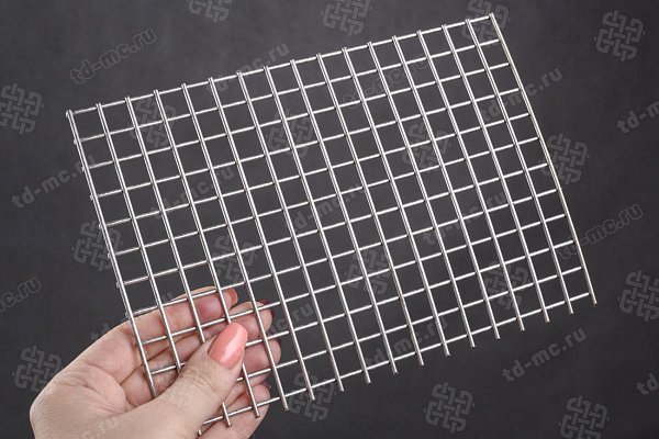 Купить Сетка нержавеющая сварная 10х10х2 сталь AISI 304 от производителя Сетка нержавеющая сварная 10х10х2 сталь AISI 304 – производство в «ТДС»