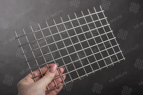 Купить Сетка нержавеющая сварная 20х20х2 сталь AISI 304 от производителя Сетка нержавеющая сварная 20х20х2 сталь AISI 304 – производство в «ТДС»